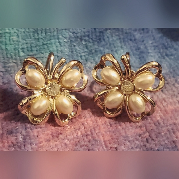 unknown Jewelry Vintage Shamrock Screwball Earrings Poshmark